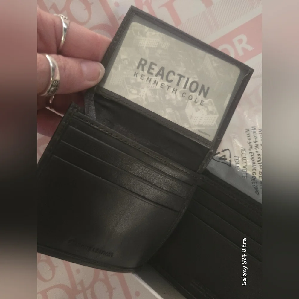 Kenneth Cole Reaction Brown Wallet NIB